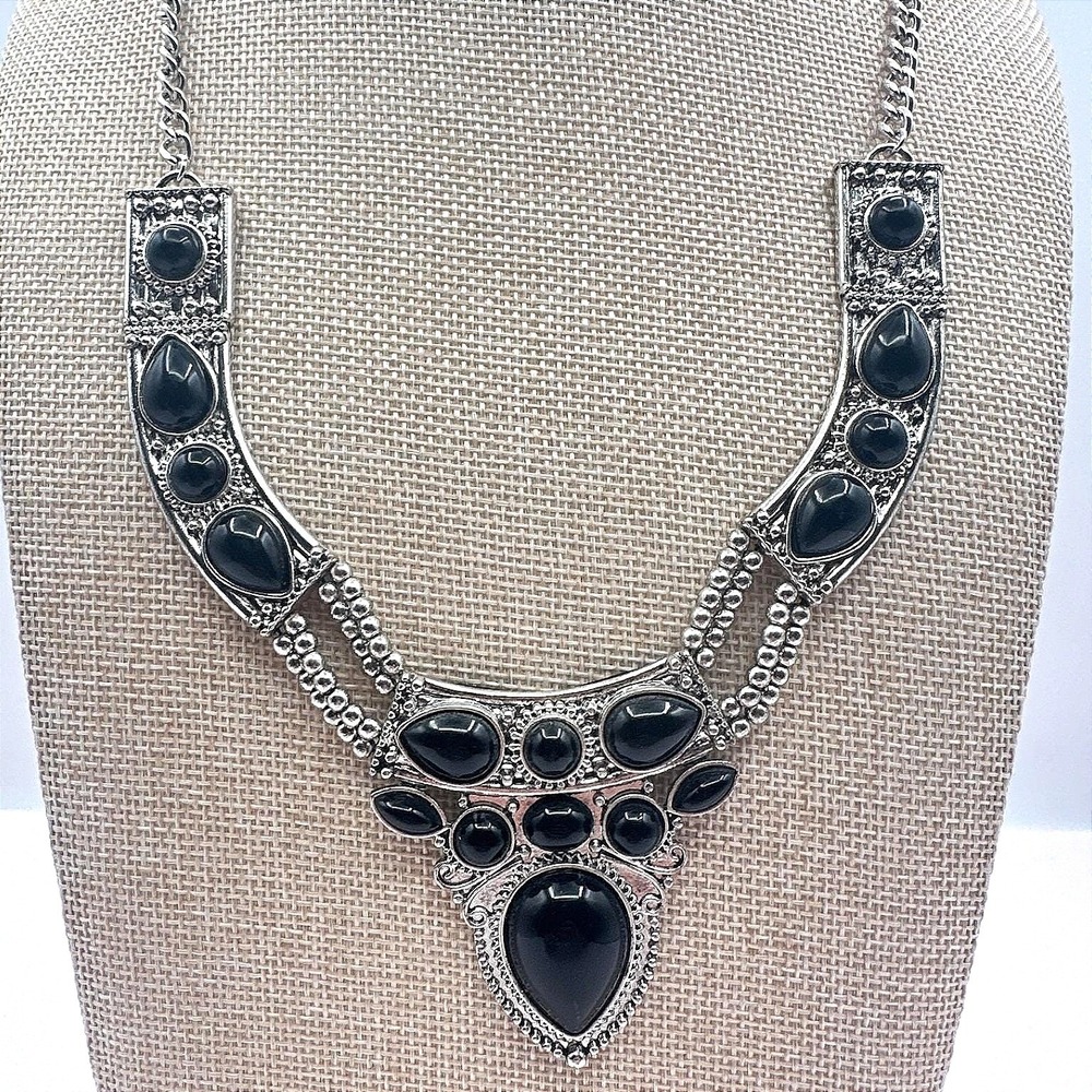 Vintage 80s Black Gemstone Rhinestone Collar Bib Necklace Silver‎ Tone Jewelry